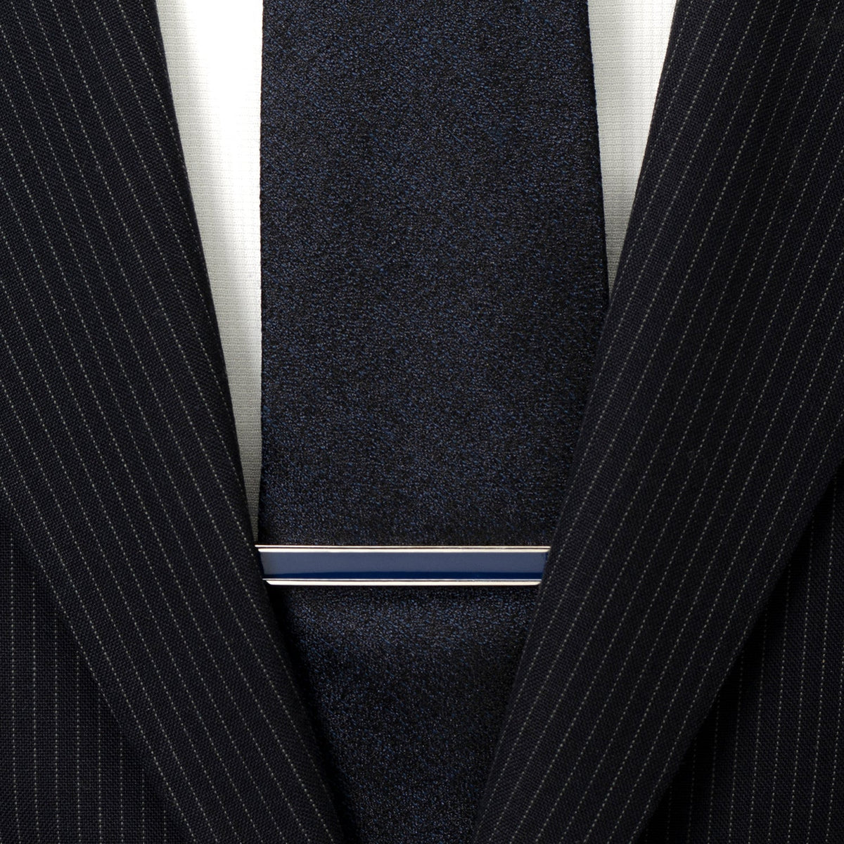 Pinza de corbata esmaltada azul marino